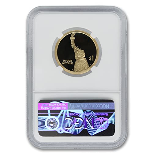 Американската новаторска серия от 2018 г. Джордж Вашингтон, подписано на 1-ви патент монета PF-70 Ultra Cameo (Първите издания) за 1 долар PF70UCAM NGC
